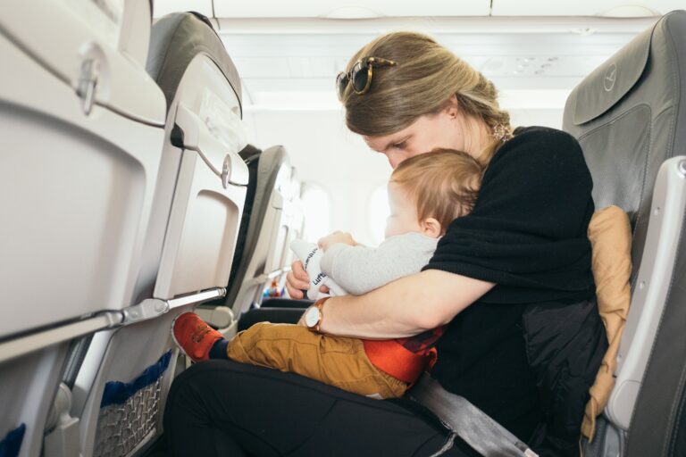 Nos conseils pour prendre l’avion avec bébé ?