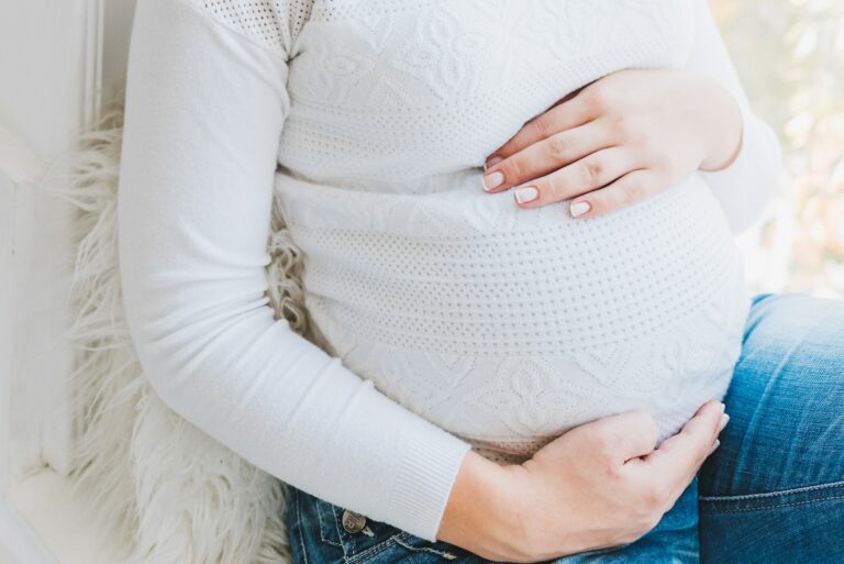 Accoucher avec péridurale : avantages et inconvénients à connaître