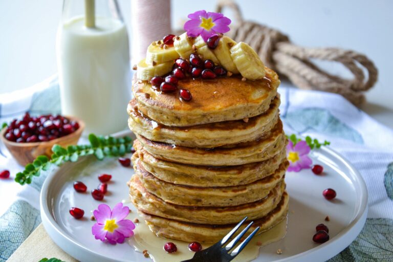 Des gaufres et pancakes à la banane pour un petit-déjeuner gourmand et healthy