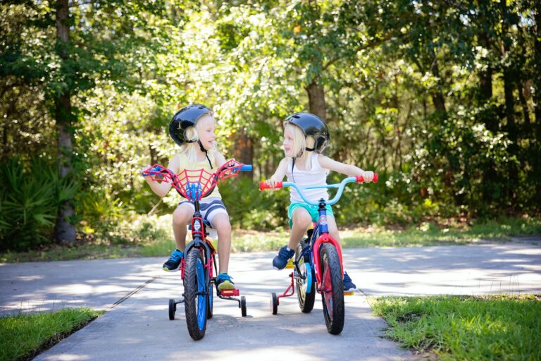 Le vélo enfant 5 ans : guide d’achat et de sélection pour votre petit cycliste