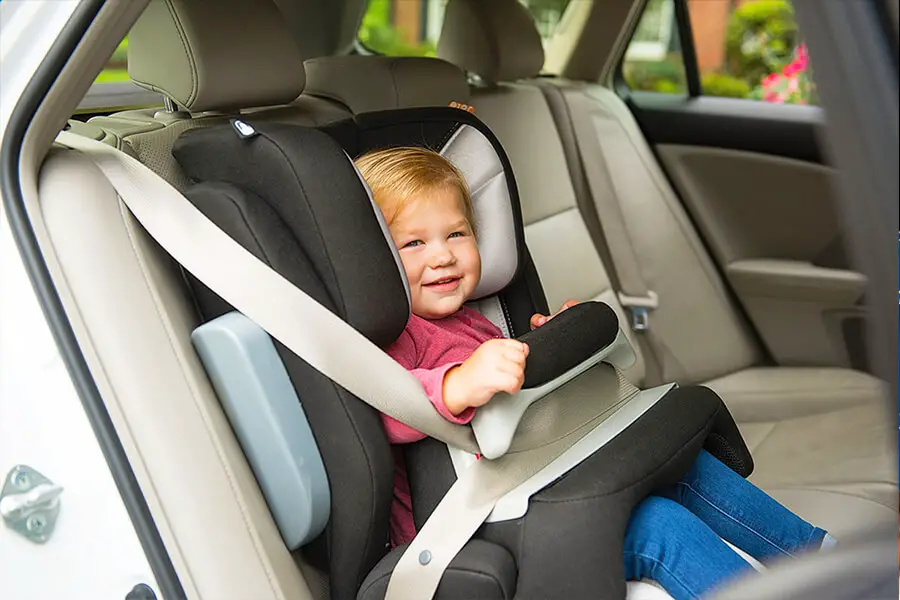 Avis Siège Auto bouclier Joie Trillo Shield : Pourquoi est-il rassurant  pour les parents?